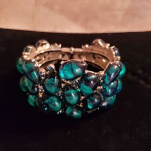 Iman hinge bracelet Stunning!